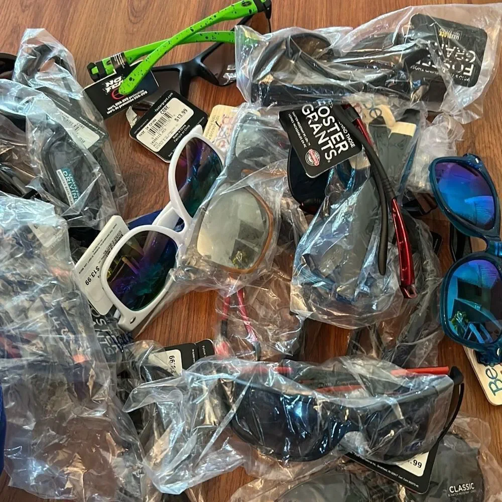 NWT 5 pair mystery box assorted box Foster Grant sunglasses surprise box